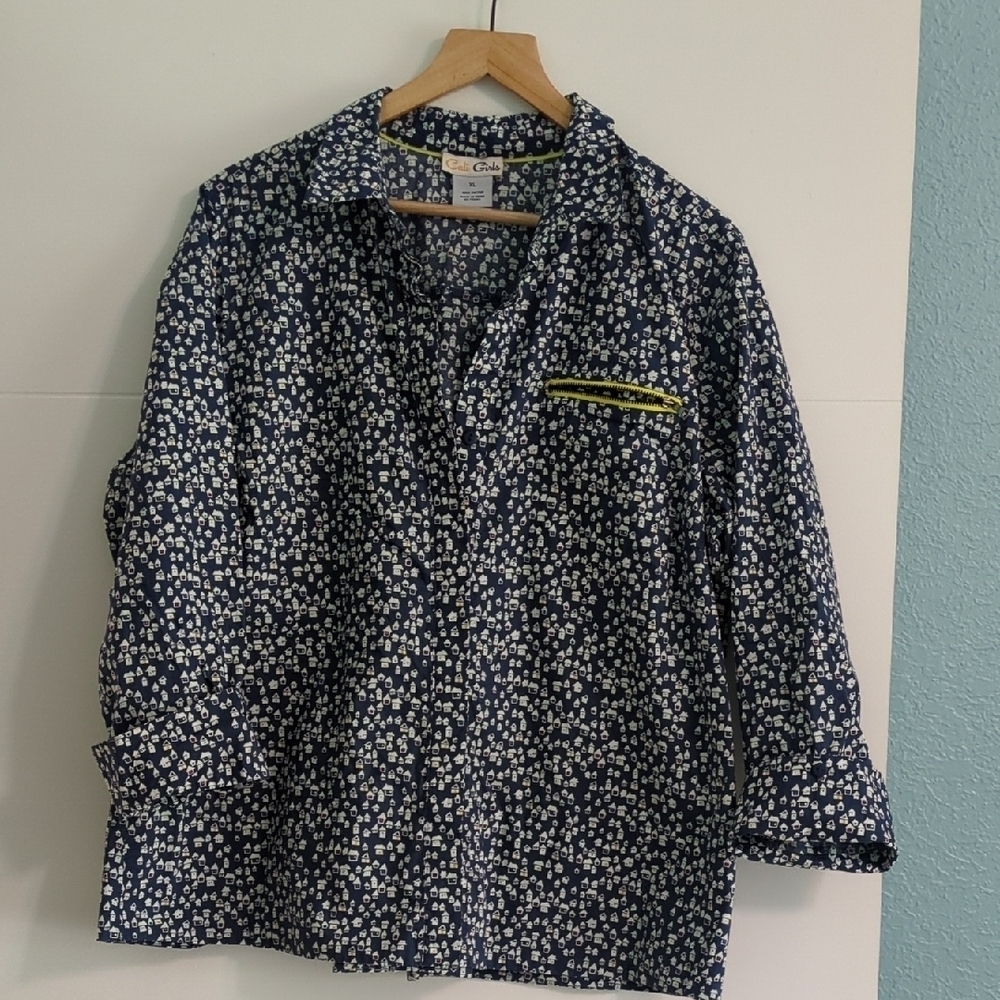 Cali Girls Athleasure Casual Work Novelty Print Shirt with Yellow Accent XL